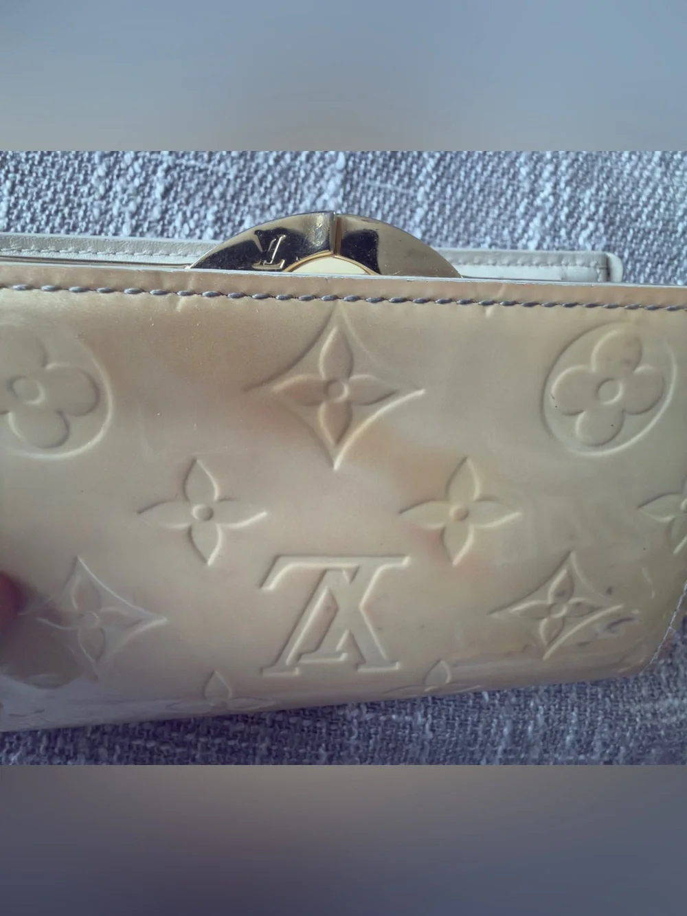 Louis Vuitton Epi cream kisslock coin wallet